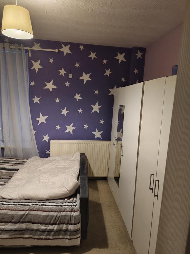  big room available for single person  Main Photo