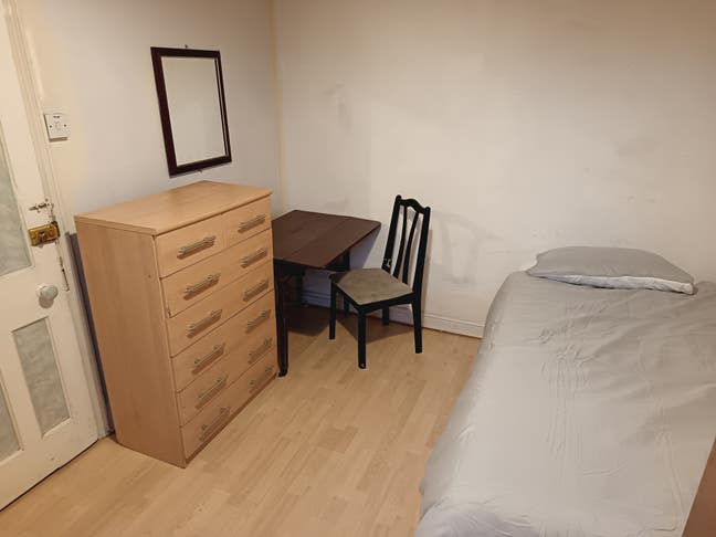 1 lovely room in a tidy, 4 bed house - bills inc Main Photo