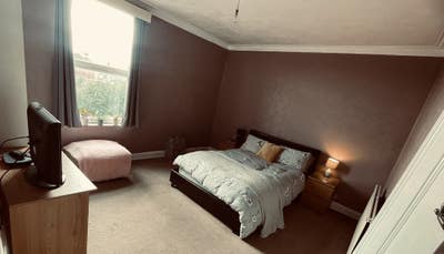 Large Double Room with private bathroom.  Main Photo