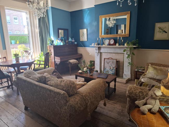 Vintage single room with private bathroom Main Photo