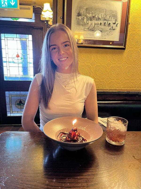 Student Female seeks a double room Main Photo