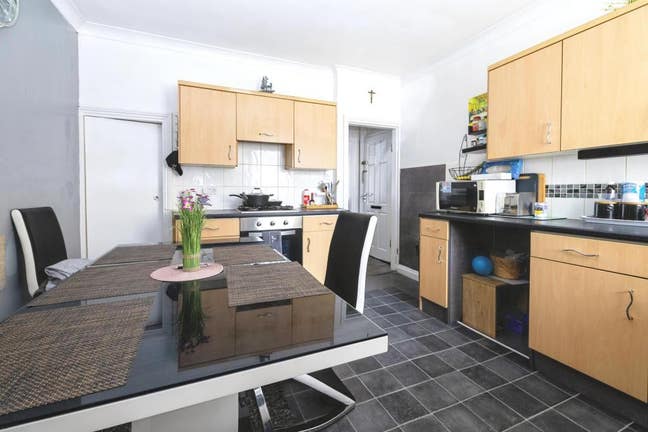 Prof/Student Rooms (3) Rent in Nice Shared House L Main Photo