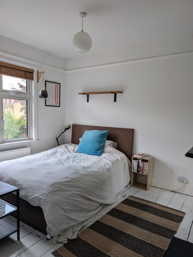 Lovely south-facing double room in family home  Main Photo