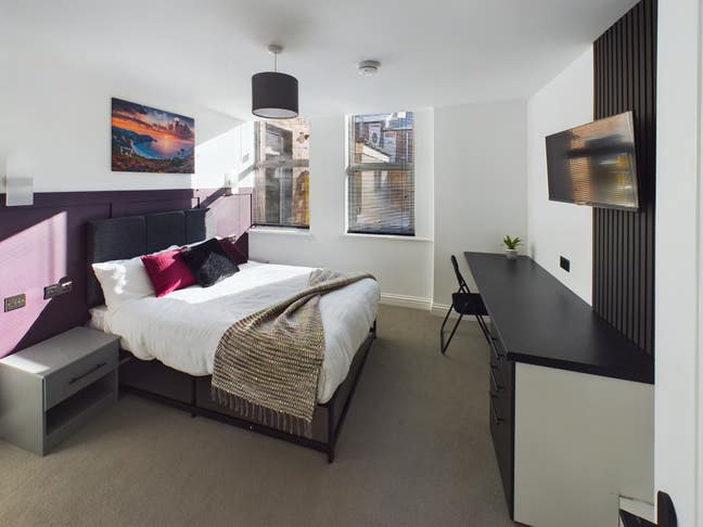 New Refurbished En Suite Rooms - Great Location! Main Photo
