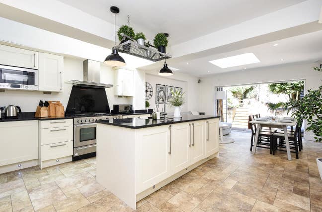 Great Double Bedroom in Wandsworth Main Photo