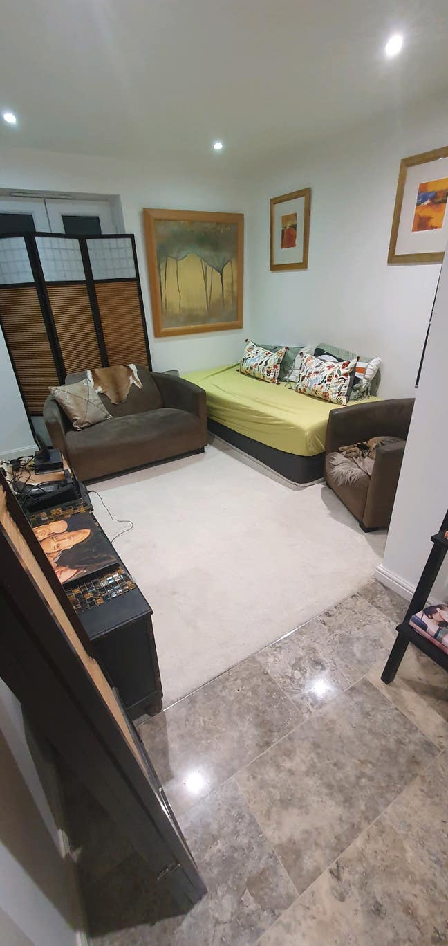 Ensuite single bedroom Main Photo