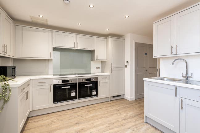 🚑Close to Hospital. £0 DEPOSIT! Double Room Main Photo