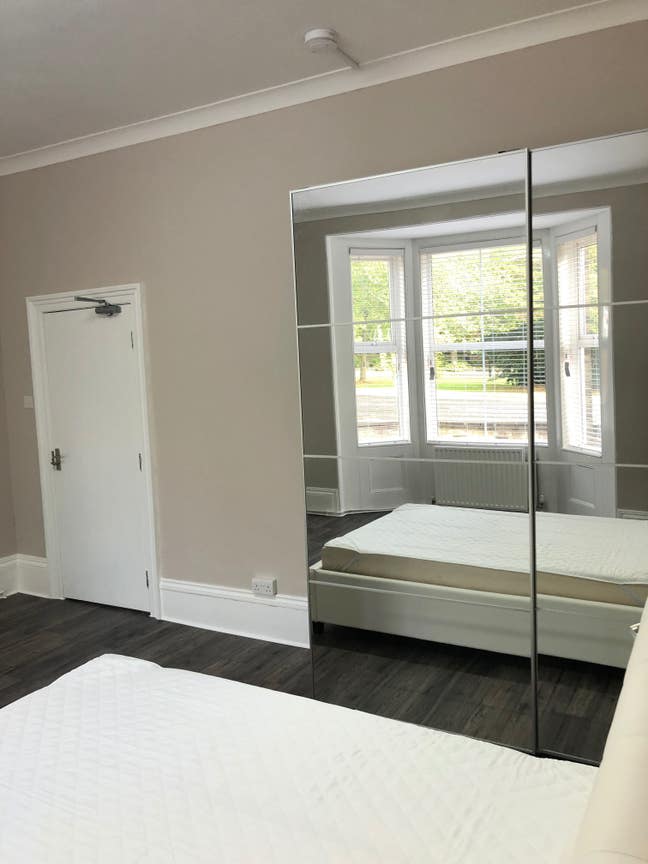 All Female Flat Large Double Rm with Own Shower/WC Main Photo