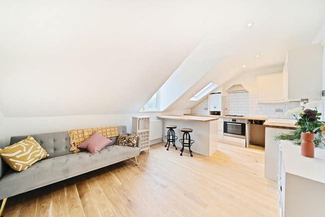 Beautiful one bed 6-9 months Main Photo