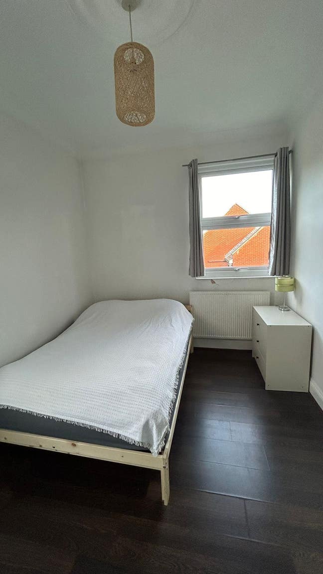 Double room available &pound;850 pcm from 15 September 2 Main Photo