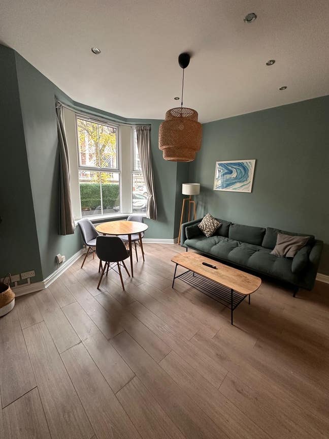 All bills inc Room in a 2 Bedroom Flat Main Photo