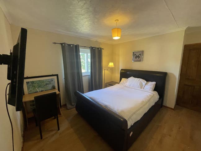 Two attached rooms with king and double size beds Main Photo