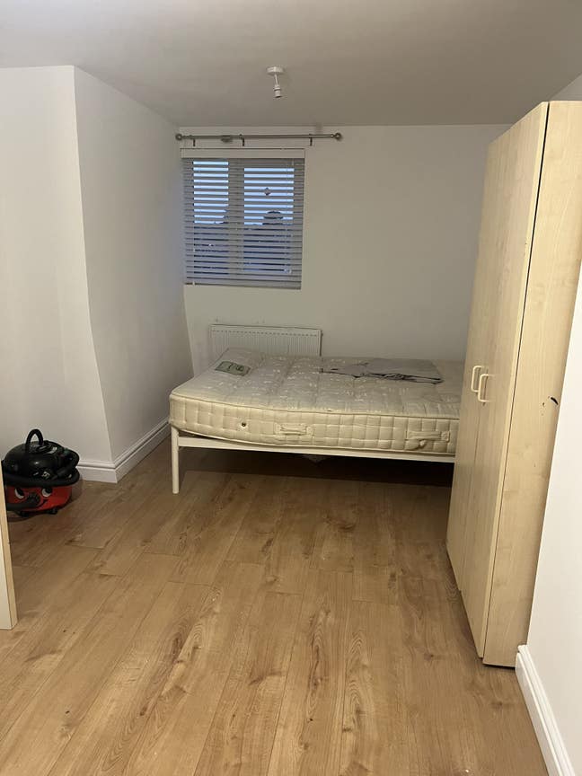 Beautiful Clean Double Rooms in brilliant location Main Photo