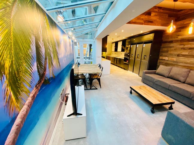 REDUCED  double room Fallowfield House Main Photo