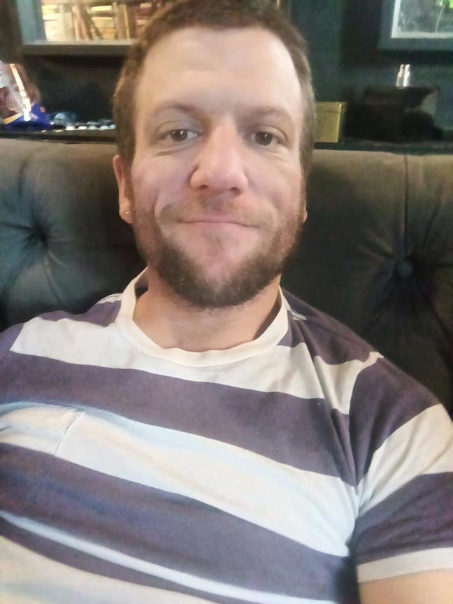 Male looking: Main Photo