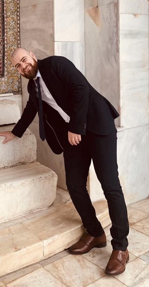 I am a professional male aged 32. I am lookin... Main Photo