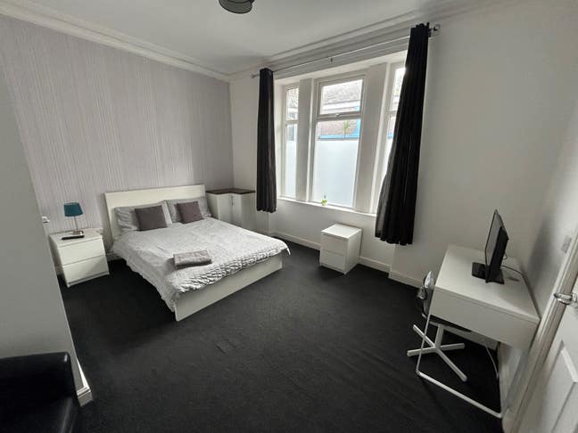 High standard ensuite rooms available  Main Photo