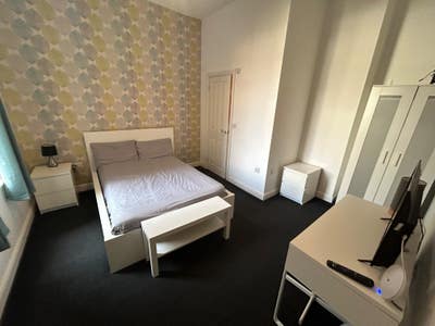 High standard ensuite rooms available  Main Photo