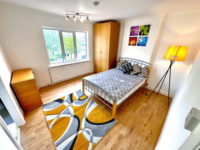 1 bed flat NW4 ref: BC23 Main Photo