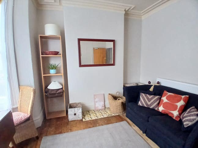 1 bed flat in HMO close to sea front  Main Photo