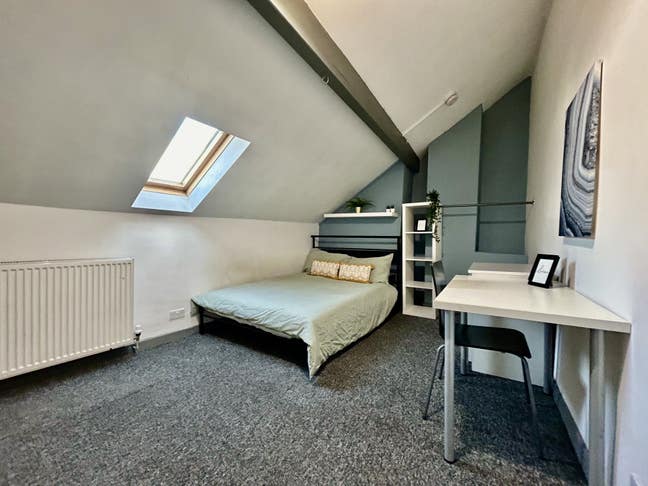 Modern & Spacious Double Room - Close to Uni Main Photo