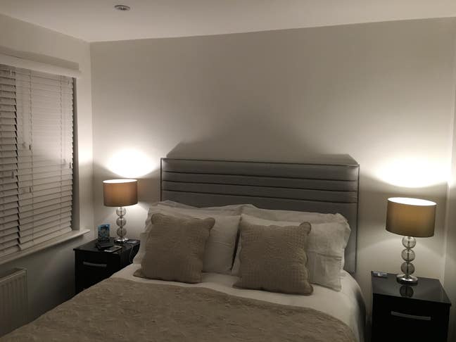 Large, Bright Double Room in Friendly Modern Home Main Photo