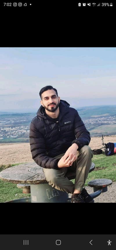 Looking for Room/Studio in Guildford Surrey Main Photo