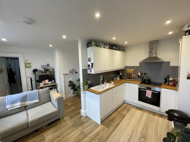 Stunning furnished apartment with sea views Main Photo