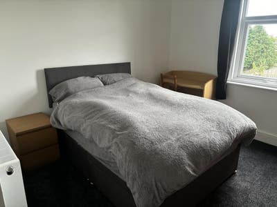 Double room for rent in quiet household  Main Photo