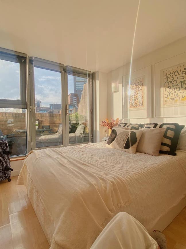 En suite room in front of the shard  Main Photo
