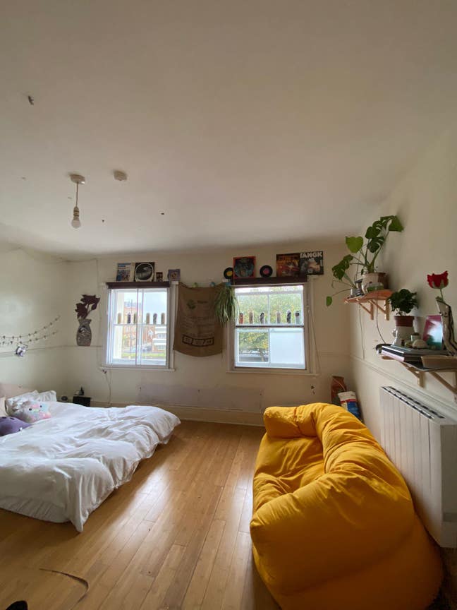 Spacious Studio Next to Haggerston Station Main Photo