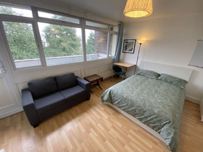 Amazing Rooms! Perfect Location! Main Photo