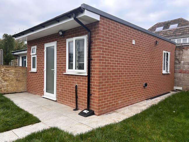 A Modern Luxury Spacious Studio Main Photo