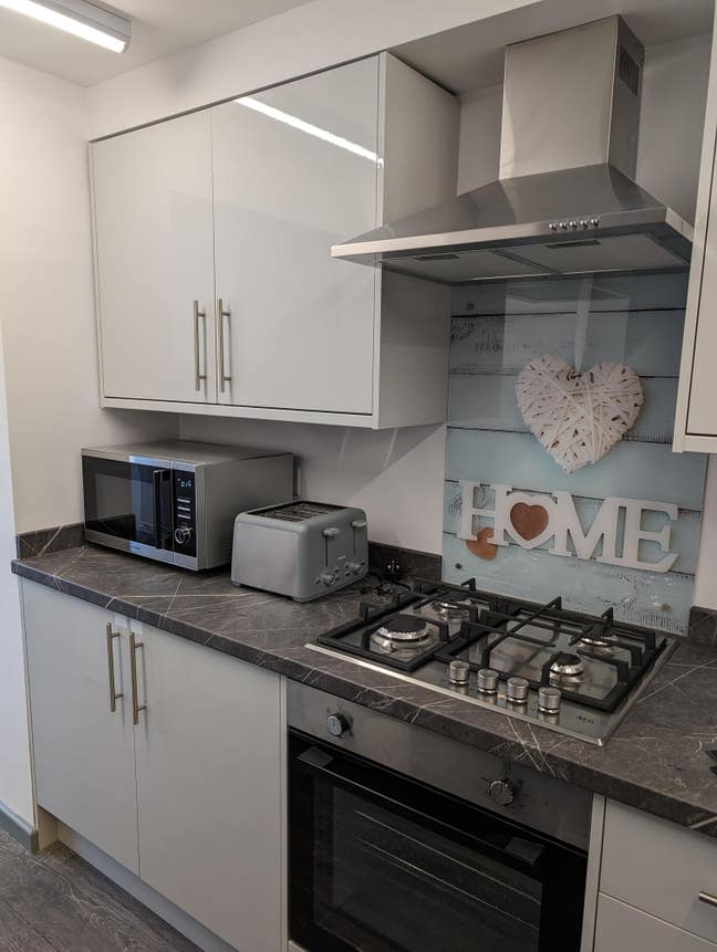 Double ensuite room in a newly refurbished flat Main Photo