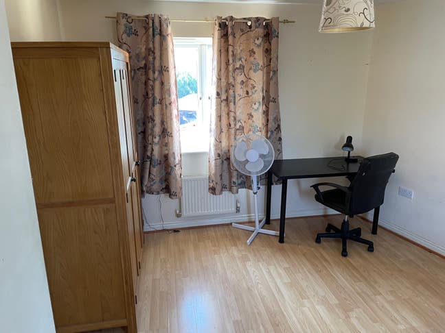 Double Bedroom  Main Photo