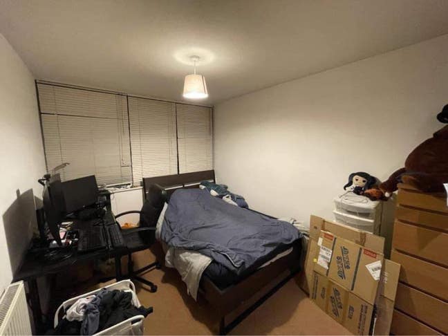 URGENT! Room in 2 bedroom for student Main Photo