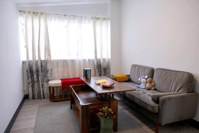 Luxury Three-Bedroom Apartment! All Bills included Main Photo