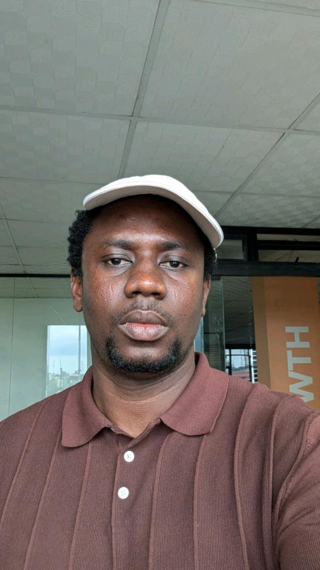 I am a professional male aged 30. I am lookin... Main Photo