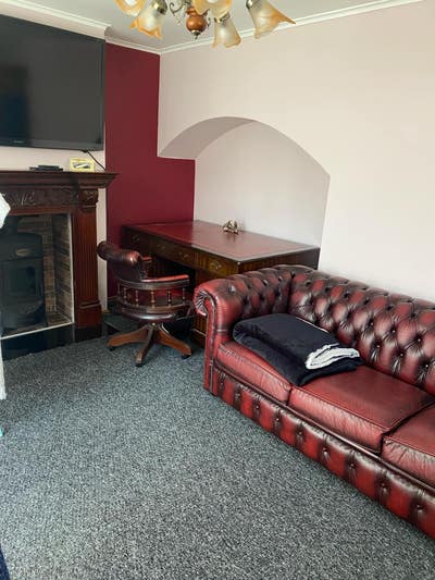 Large Double Room to let Main Photo