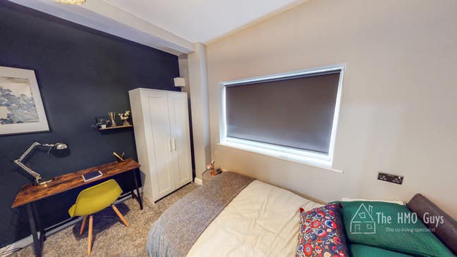 🌟 Fantastic Salford House – Beautiful Design Main Photo