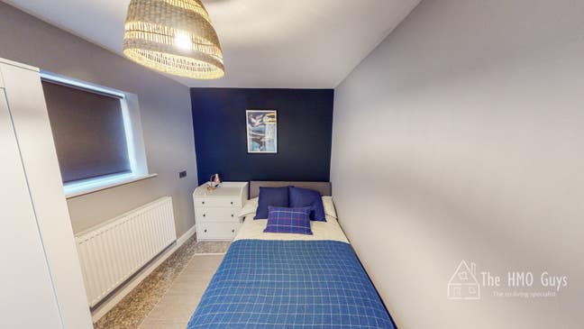 🌟 Fantastic Salford House – Beautiful Design Main Photo