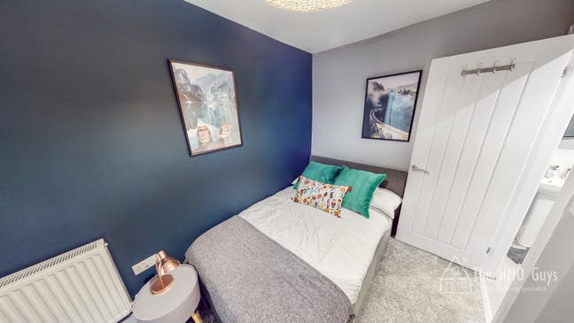 🌟 Fantastic Salford House – Beautiful Design Main Photo