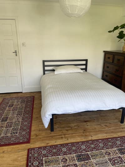 Bright & spacious double room- all bills inc Main Photo
