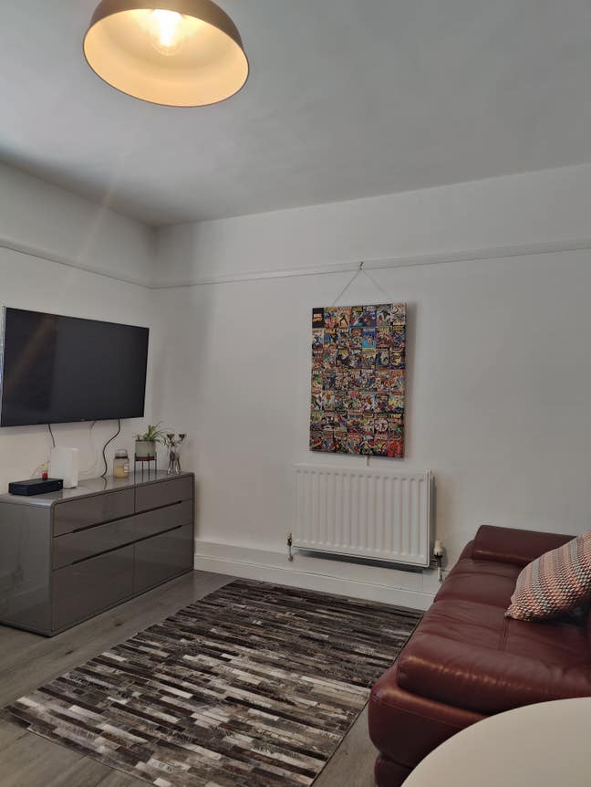 Mon-Fri Flat to yourself 5 mins from Greenwich Main Photo