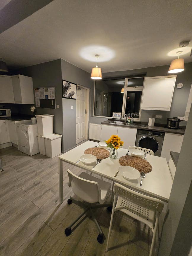 Large Double Room Perfect for Couples Main Photo