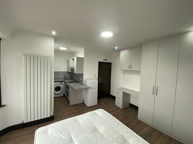 (8BG) Self Contained Studio Flats in Isleworth TW7 Main Photo