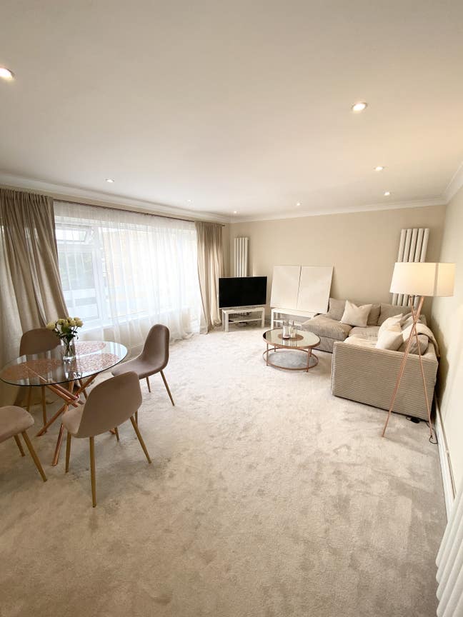 Monday-Friday***a Cosy Room***Female Pref*** Main Photo