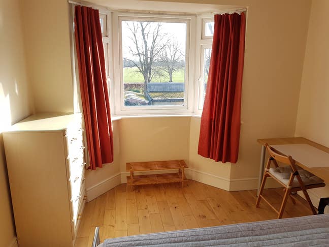 Large and clean double room, bills incl. Main Photo