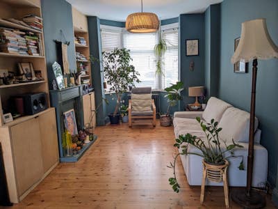 Modern Ensuite Loft Room E17 - available now Main Photo