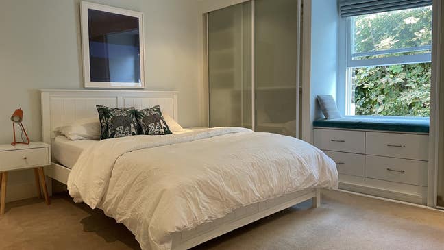 Spacious king size room in charming property Main Photo